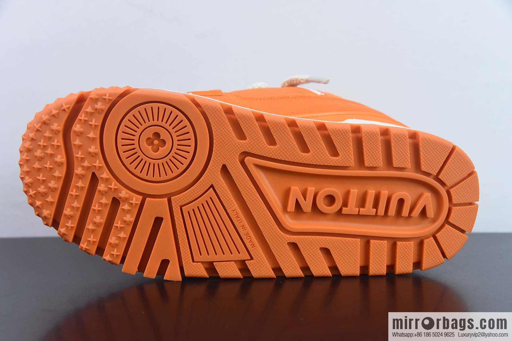 LV Louis Vuitton Trainer Maxi series bread shoes