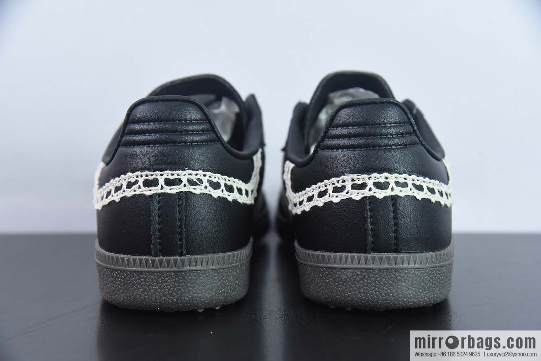 Adidas Originals Samba Adidas, Samba Series Virtue Versatile Vintage low-top board shoes lace hand-woven three bars Item number: B75807
