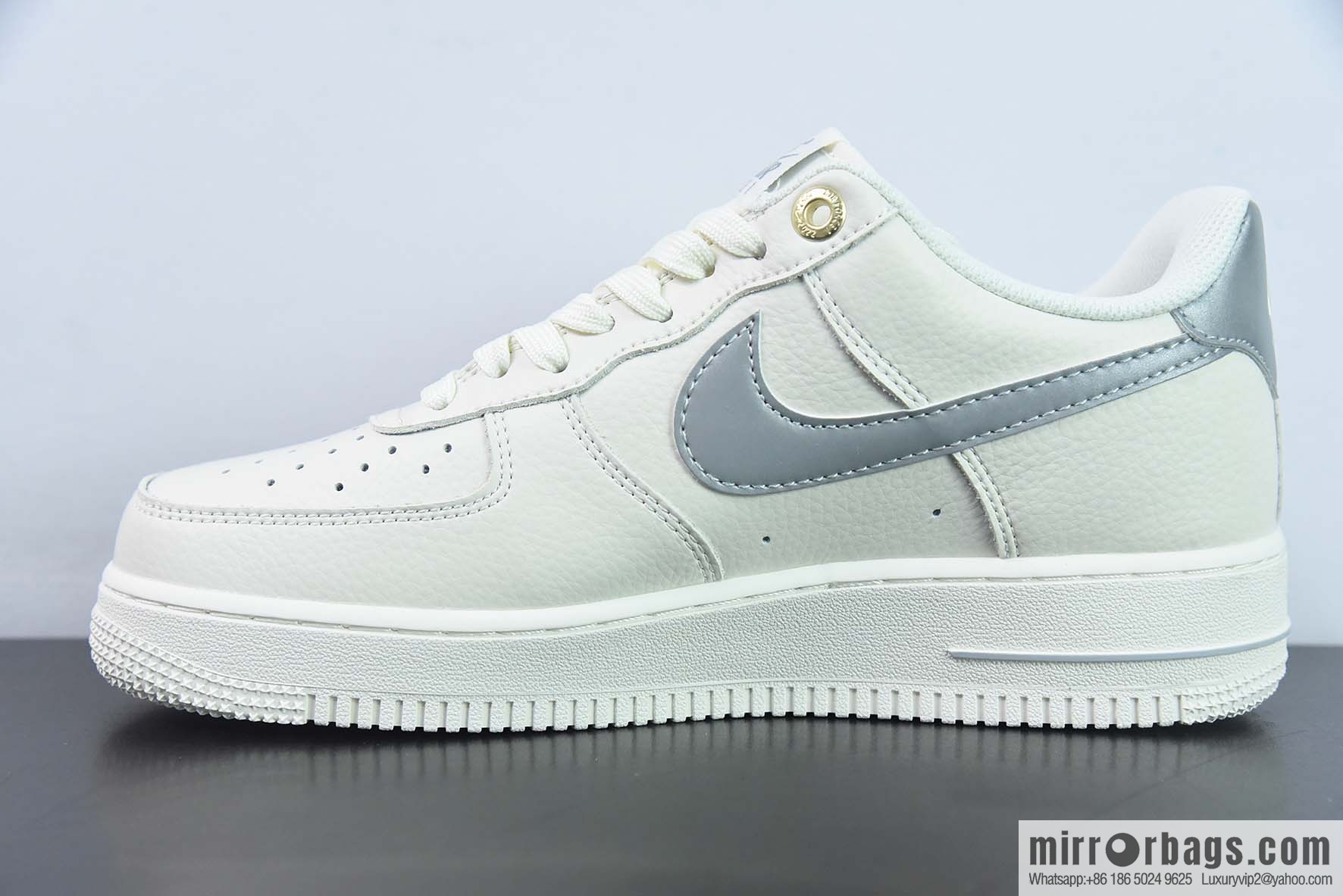 Nike Air Force 1 Low Air Force One low-top sports shoes white gray 3M reflective version NAI-KE letter printed item number: NK0621-977