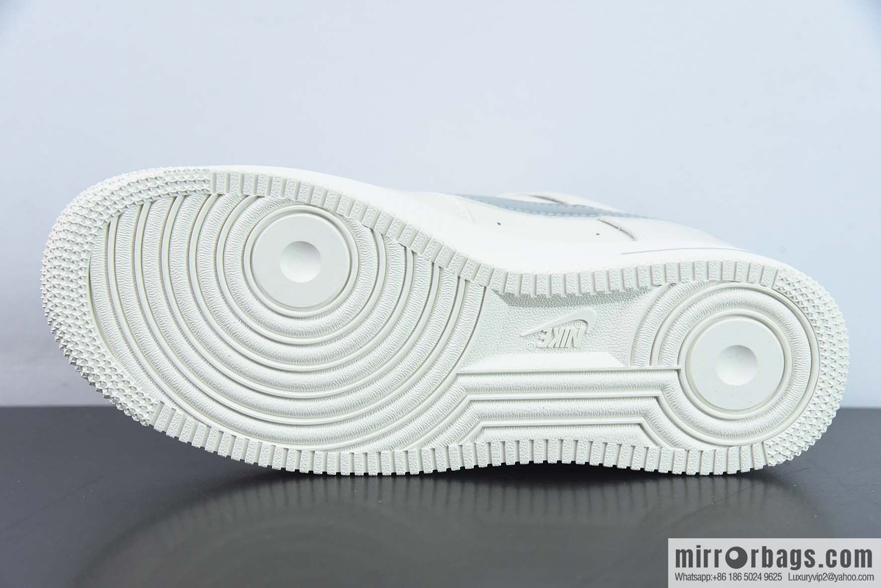 Nike Air Force 1 Low Air Force One low-top sports shoes white gray 3M reflective version NAI-KE letter printed item number: NK0621-977