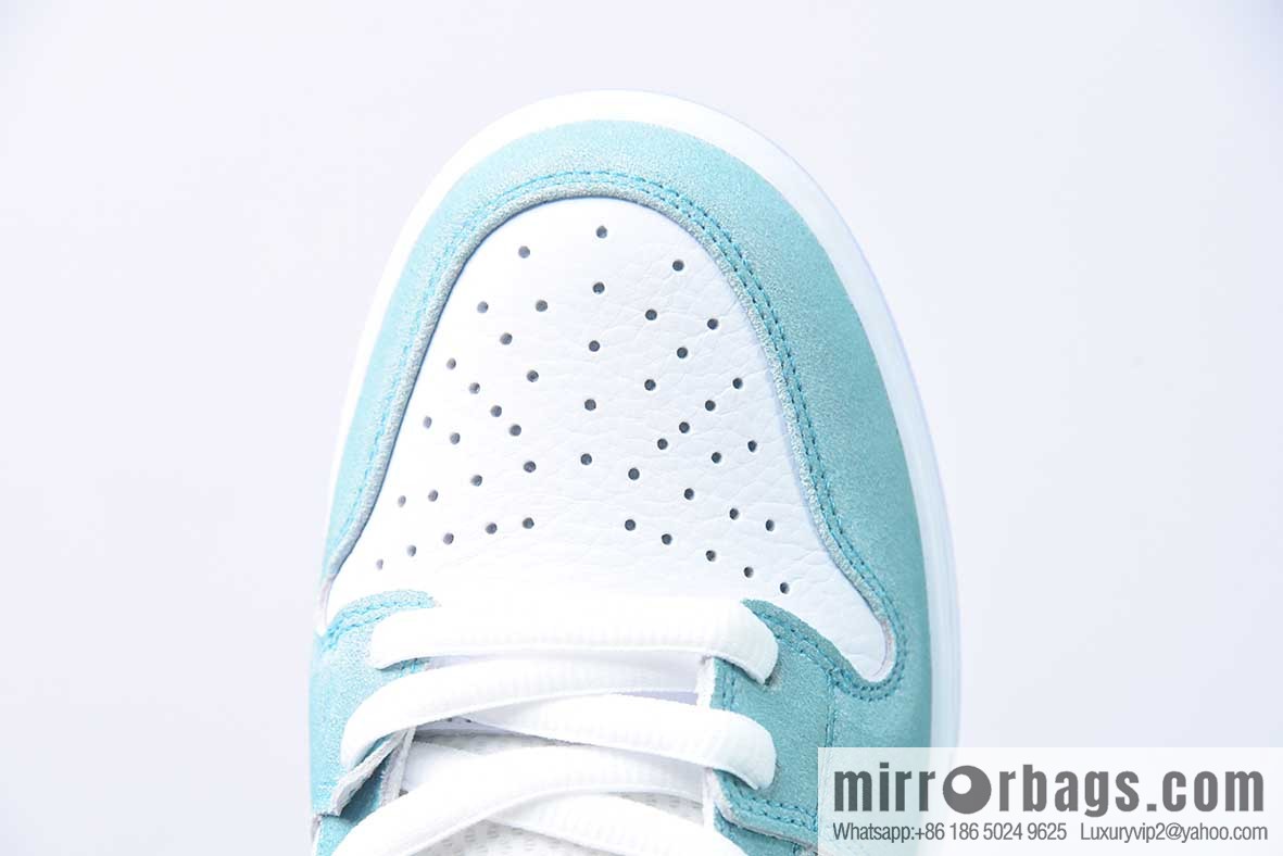 NK SB Dunk Low white and blue liquid hook men's low-top sneakers Part Number: FD2562 400