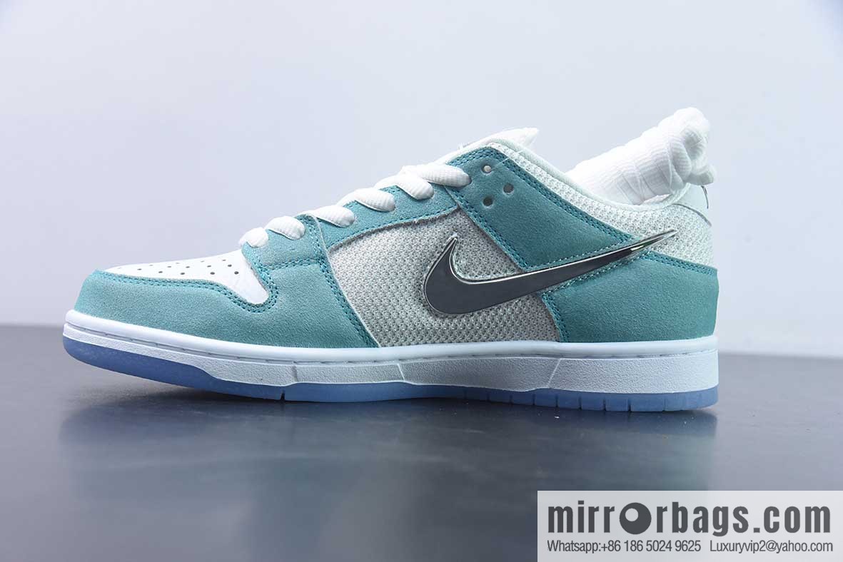 NK SB Dunk Low white and blue liquid hook men's low-top sneakers Part Number: FD2562 400