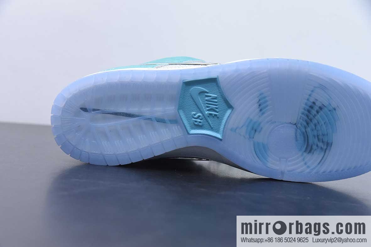 NK SB Dunk Low white and blue liquid hook men's low-top sneakers Part Number: FD2562 400