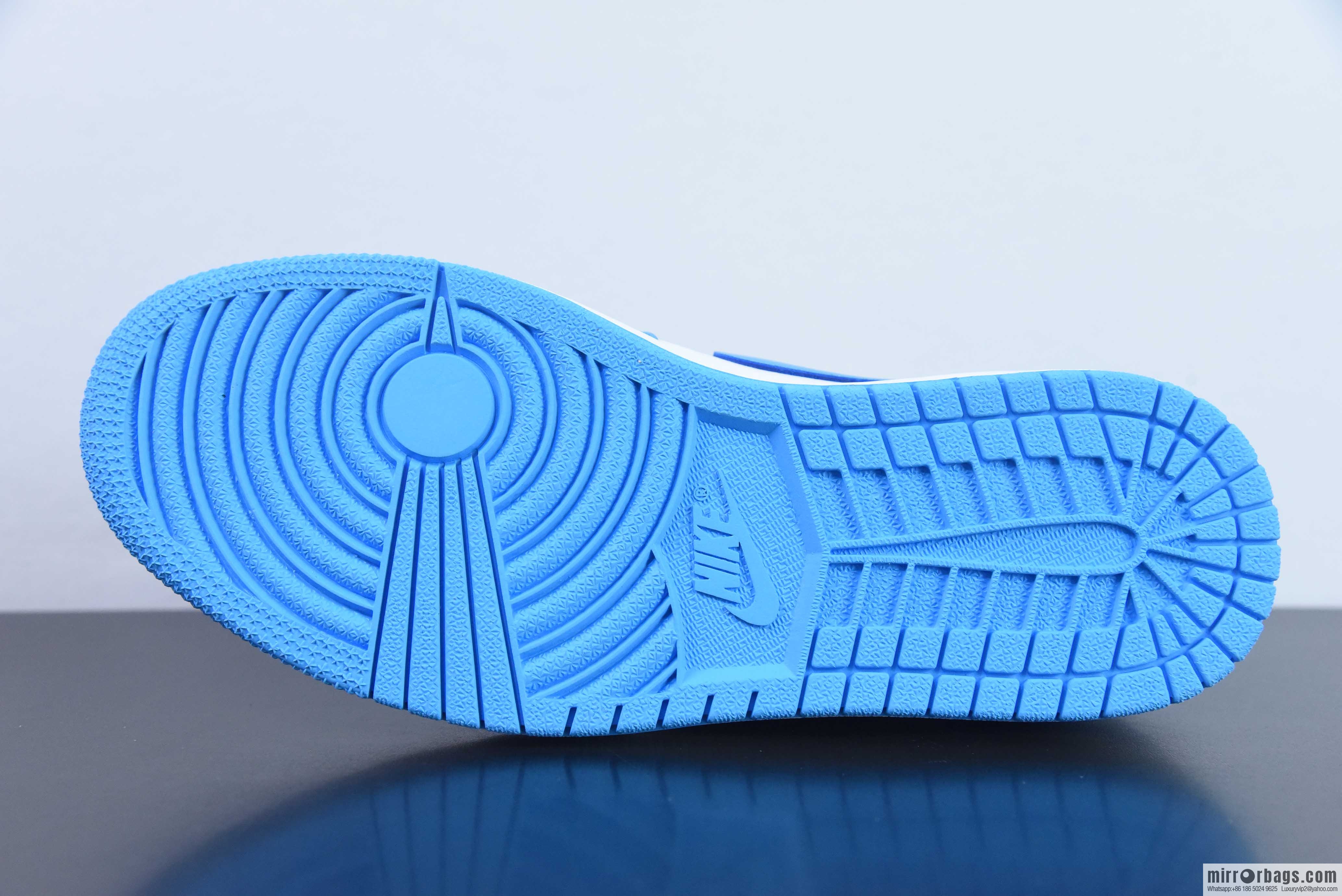 Air Jordan AJ1 Retro Low OG Low Top, North Carolina Blue, Item Number: J7891-401