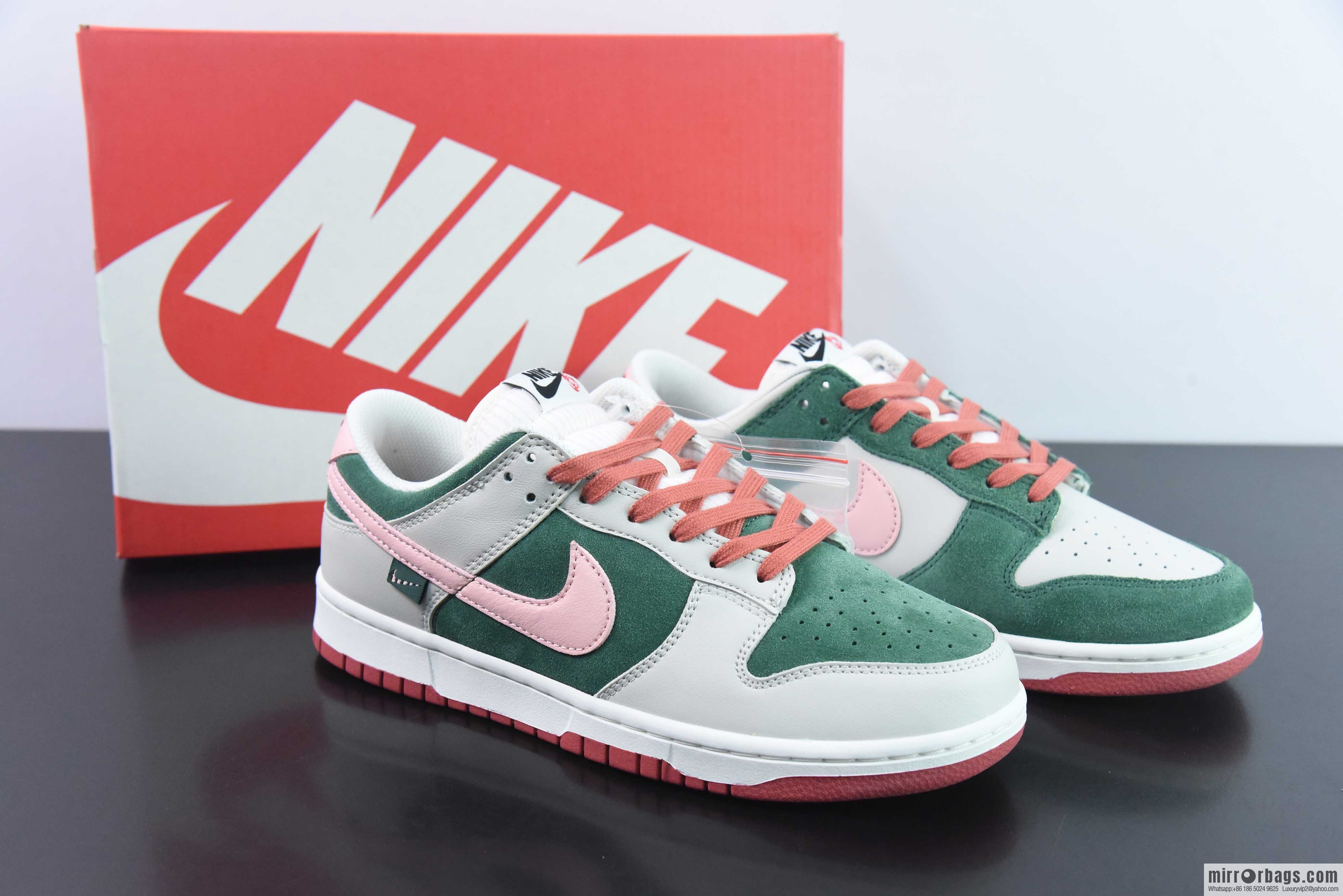 Nike SB Dunk Low popular color is pink and green, mandarin duck, item number: FN8923 061