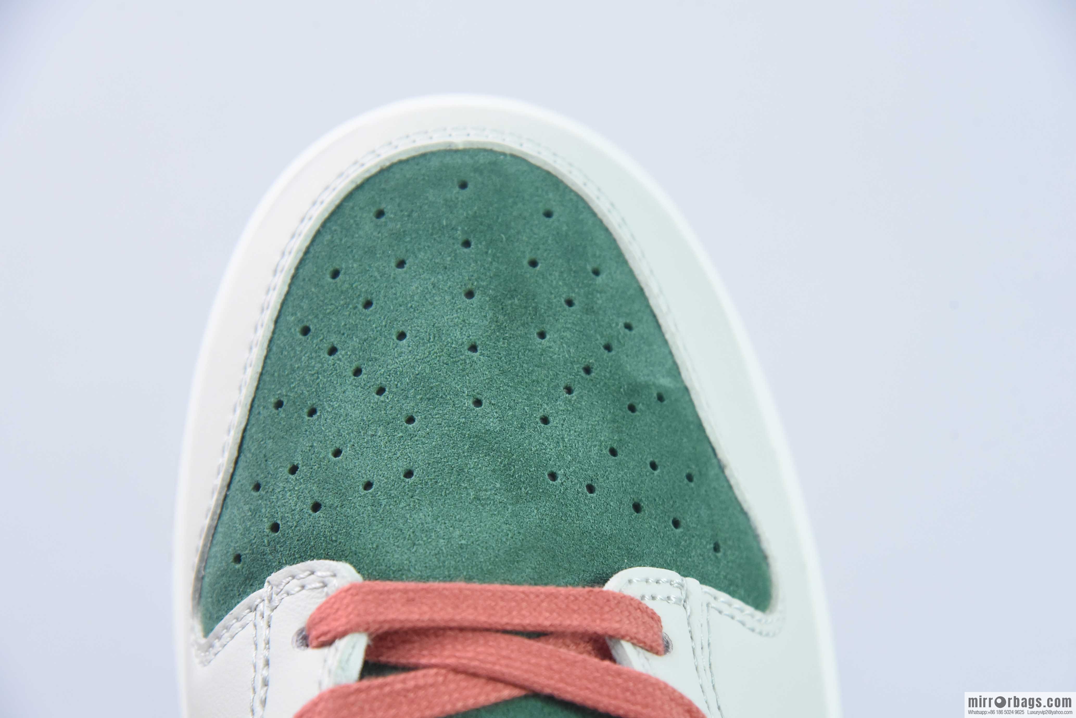 Nike SB Dunk Low popular color is pink and green, mandarin duck, item number: FN8923 061