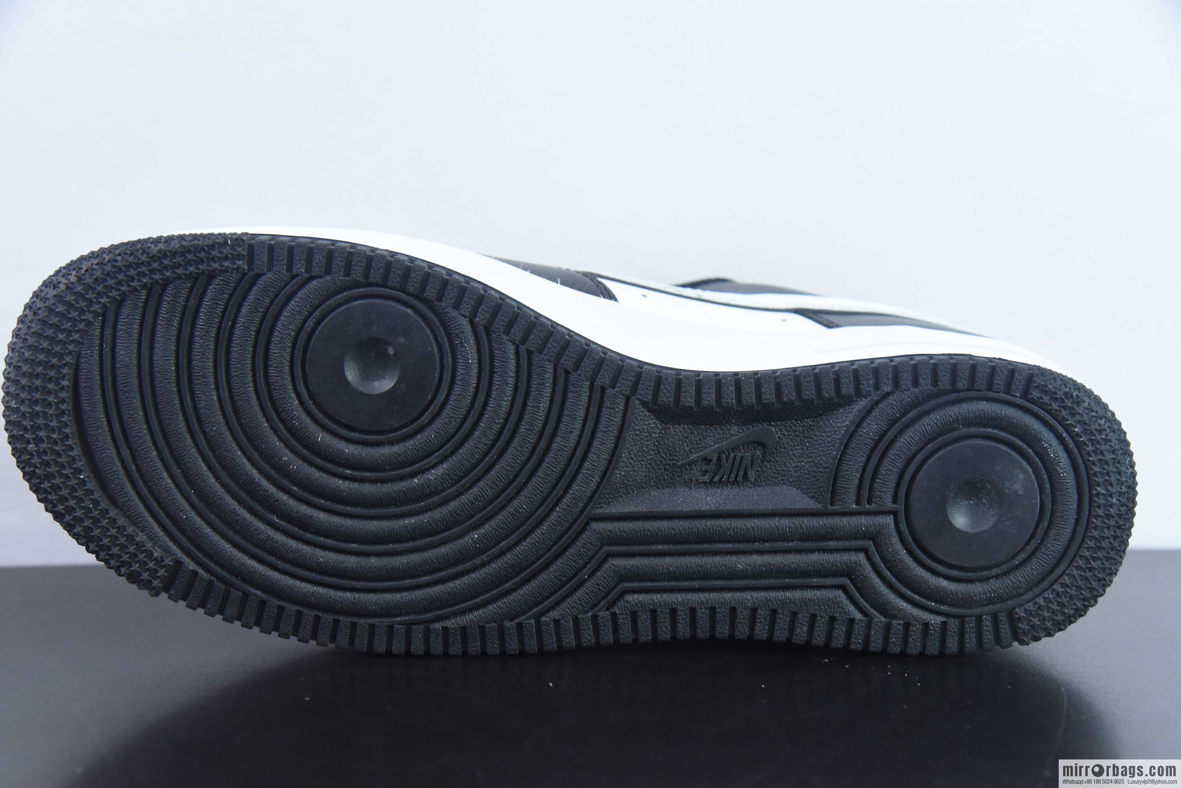 NK Air Force 1 Air Force One board shoes black and white double hook, official item number: DV0788-001