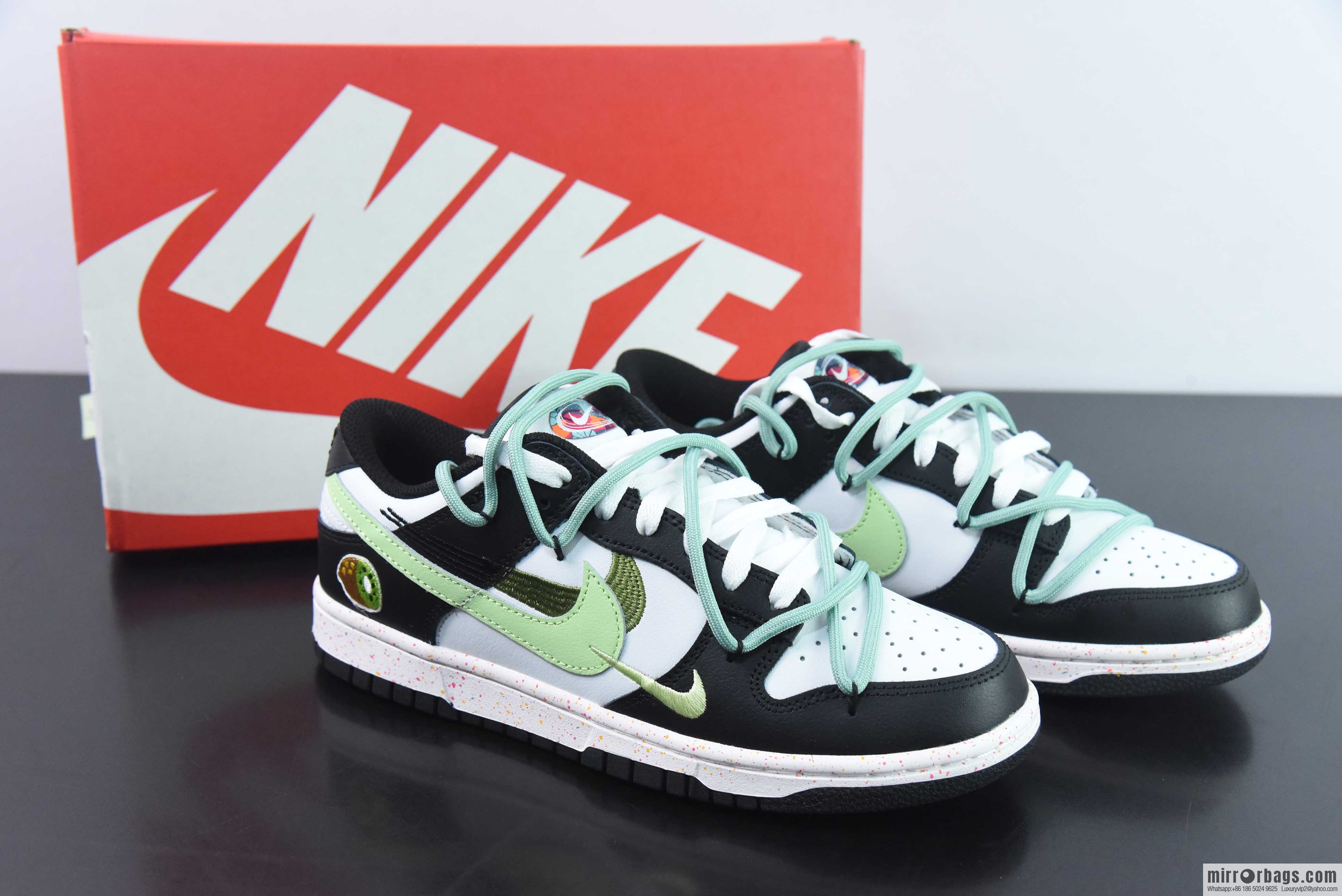 NK SB Dunk Low Deconstruction Vitality Triple Hook Black and White Green, Item Number: FD4623-152