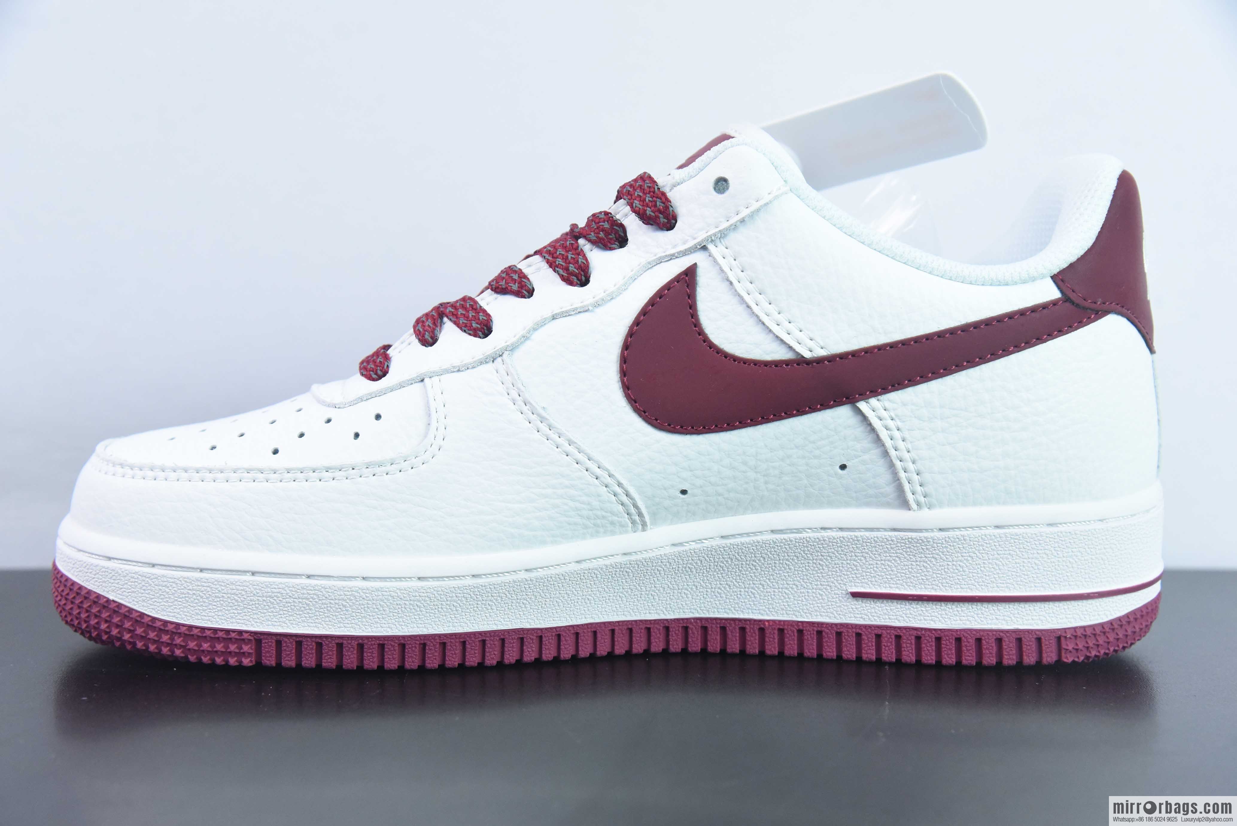 Nike Air Force 1 AF1 Air Force One/low-top, white and red burgundy signature printed item number: LO1718-059