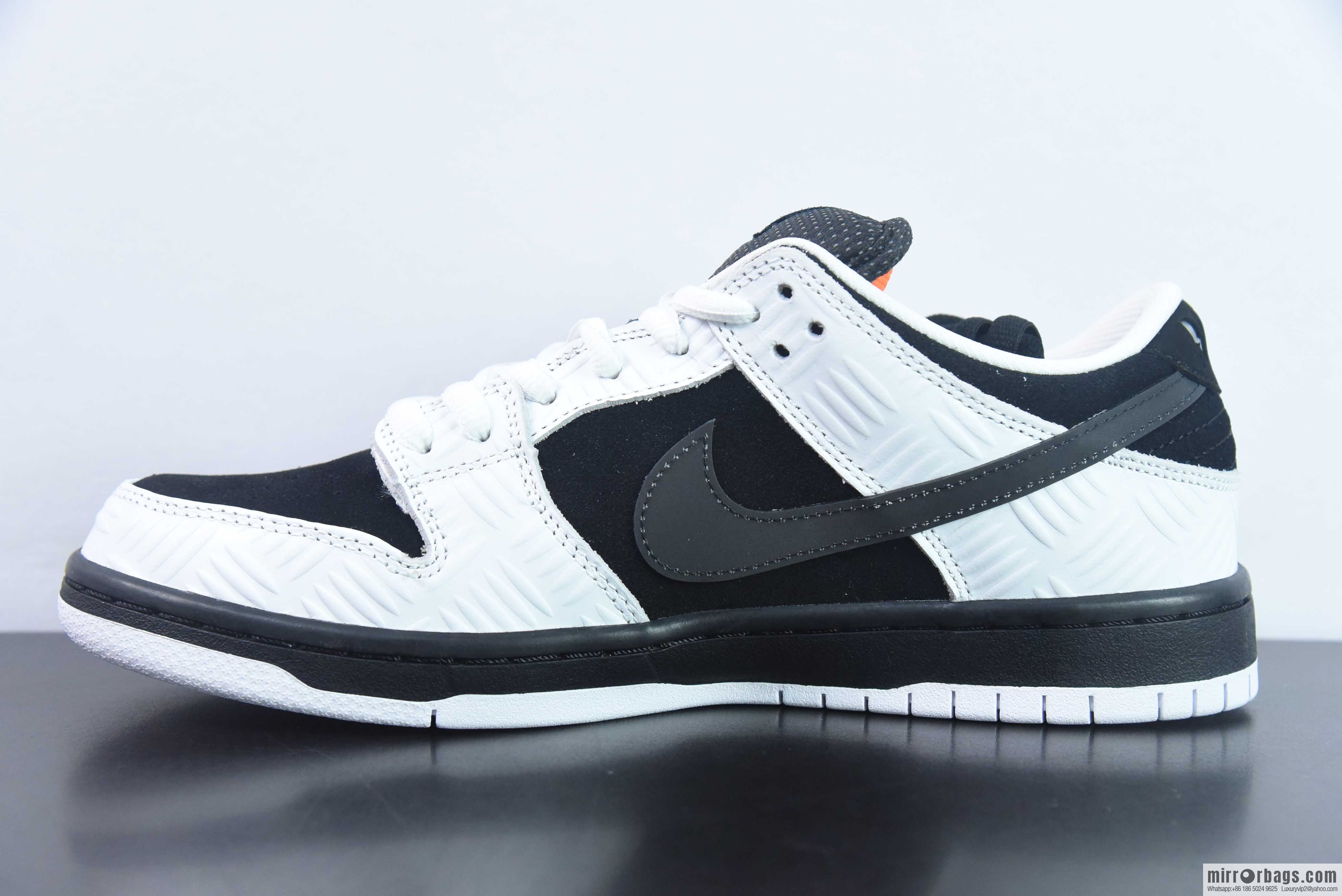 NK SB Dunk Low joint reverse black and white panda sneakers item number: FD2629-100