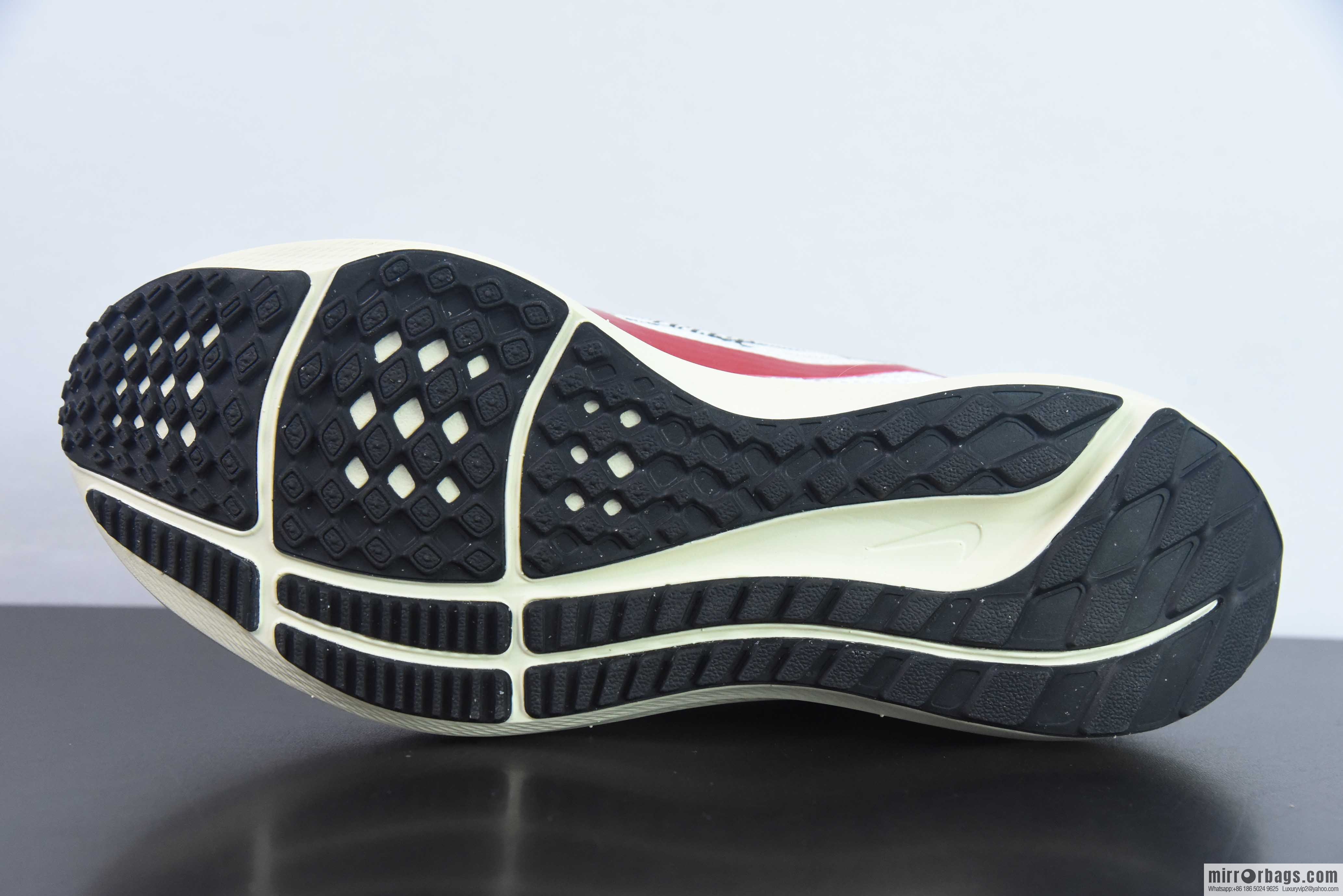 NK Air Zoom Pegasus 40 breathable cushioning running shoes, item number: FB7703-100