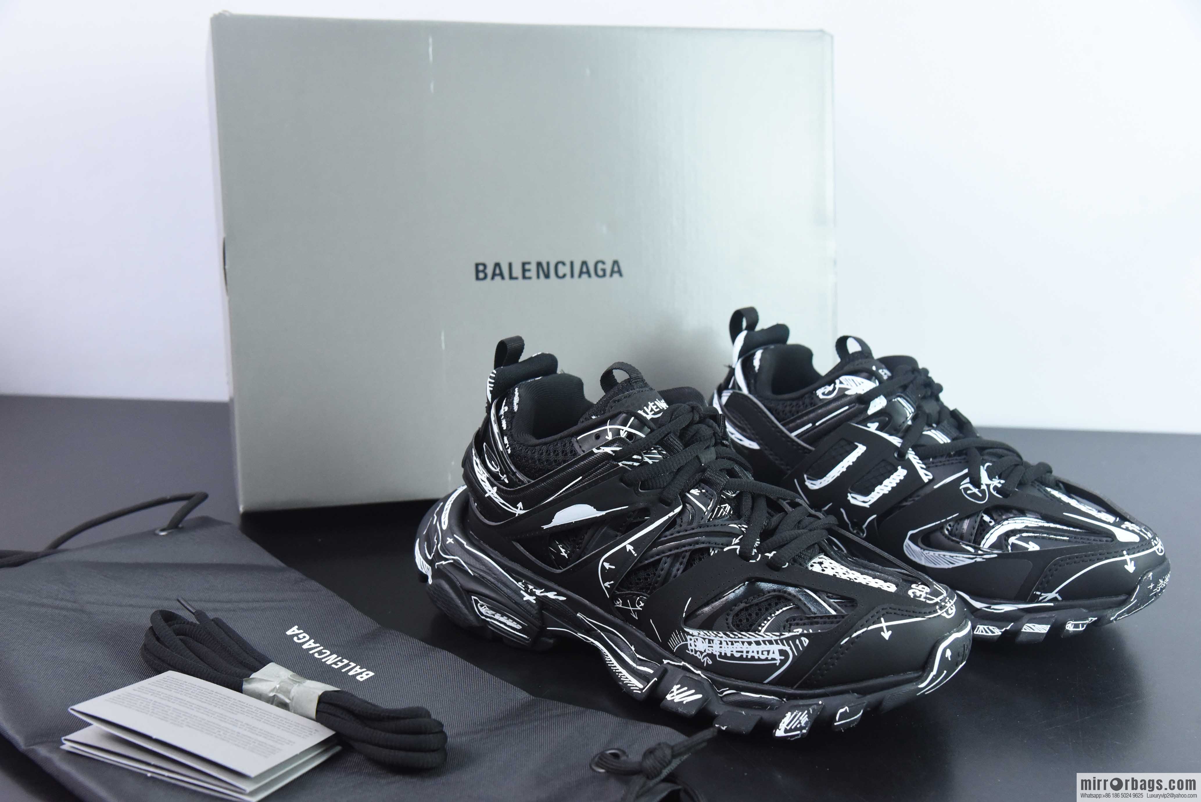 Balenciaga Balenciaga Track 1.0 old printed graffiti, limited custom color 3rd generation 3.0 low top, dad shoes