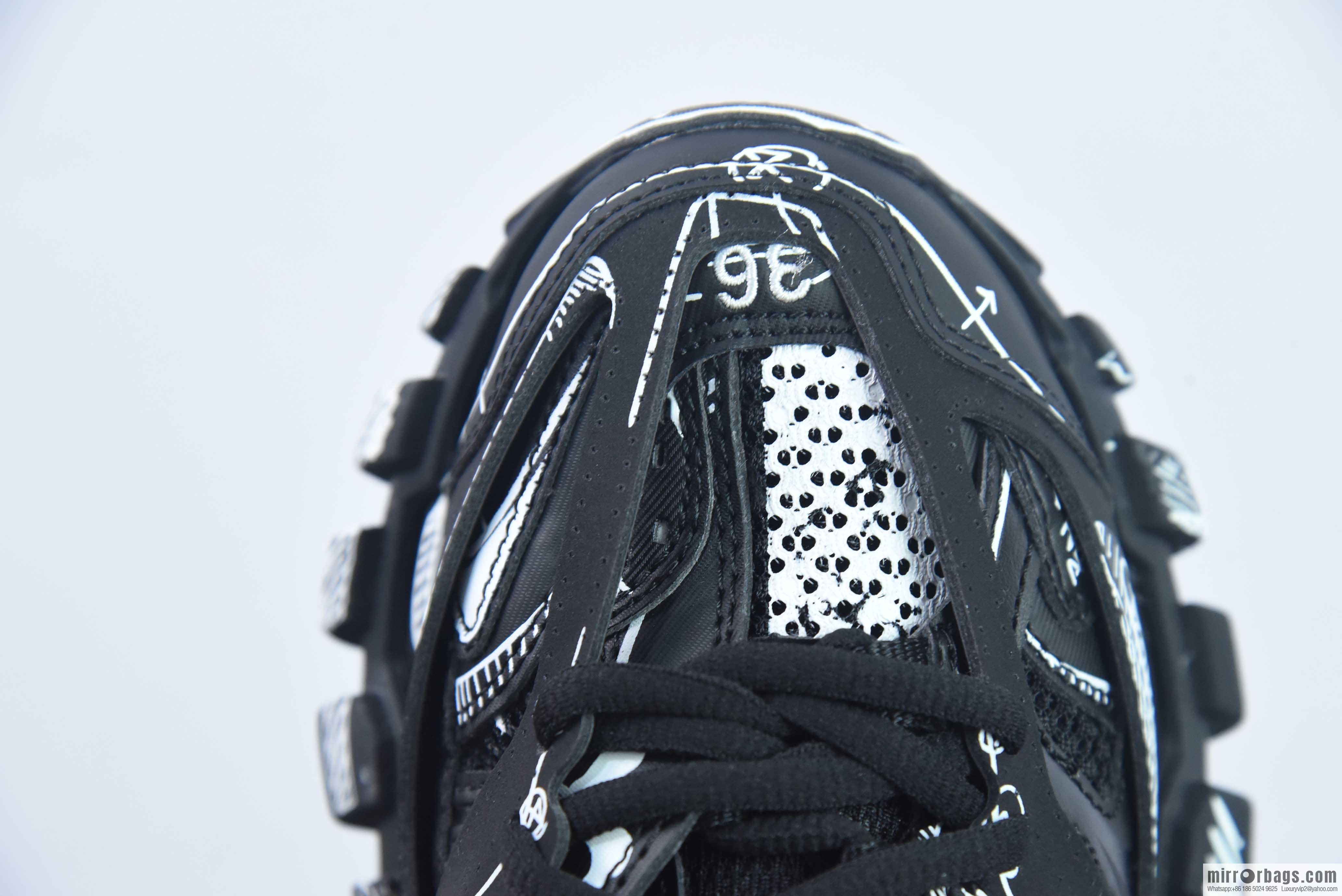Balenciaga Balenciaga Track 1.0 old printed graffiti, limited custom color 3rd generation 3.0 low top, dad shoes