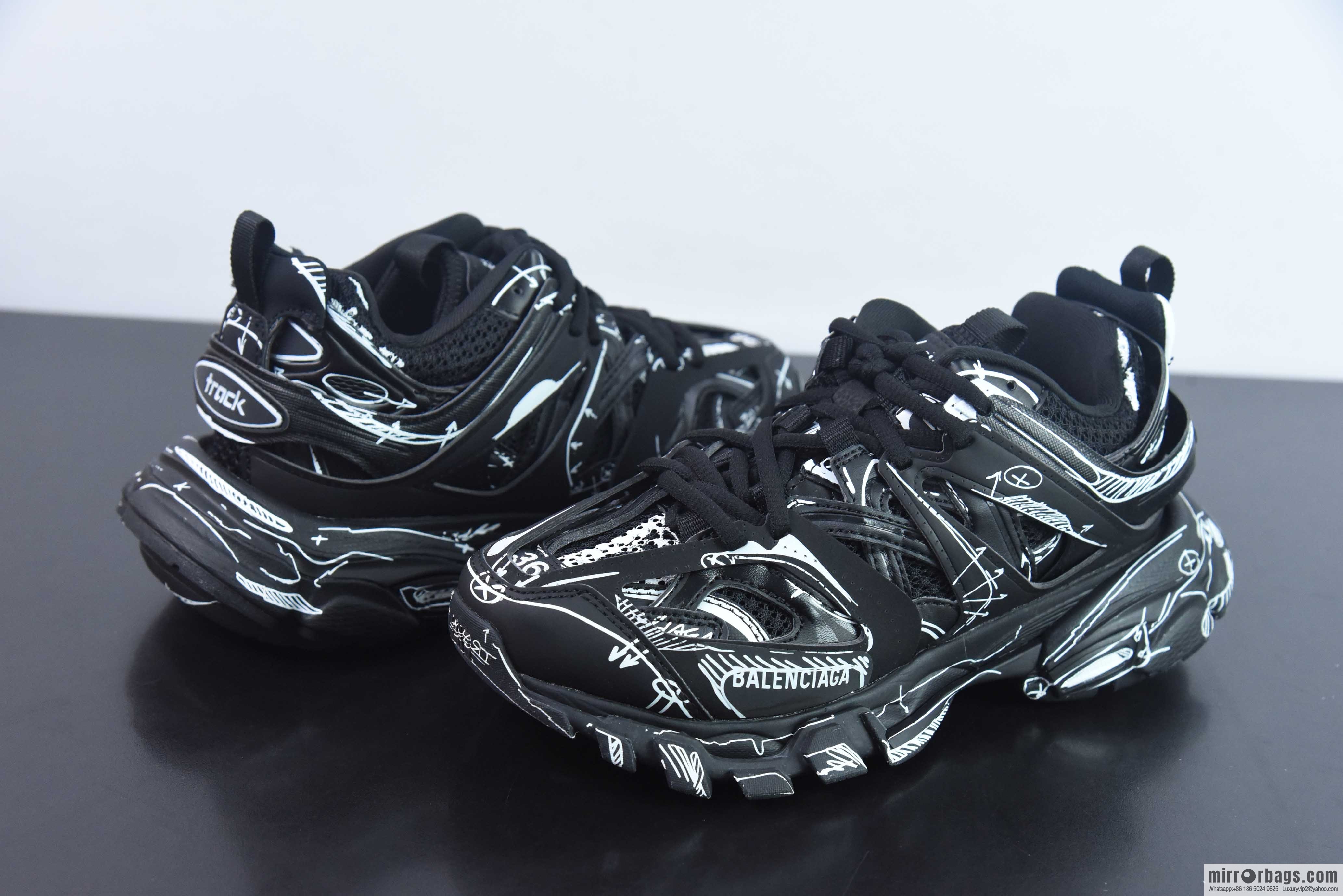 Balenciaga Balenciaga Track 1.0 old printed graffiti, limited custom color 3rd generation 3.0 low top, dad shoes