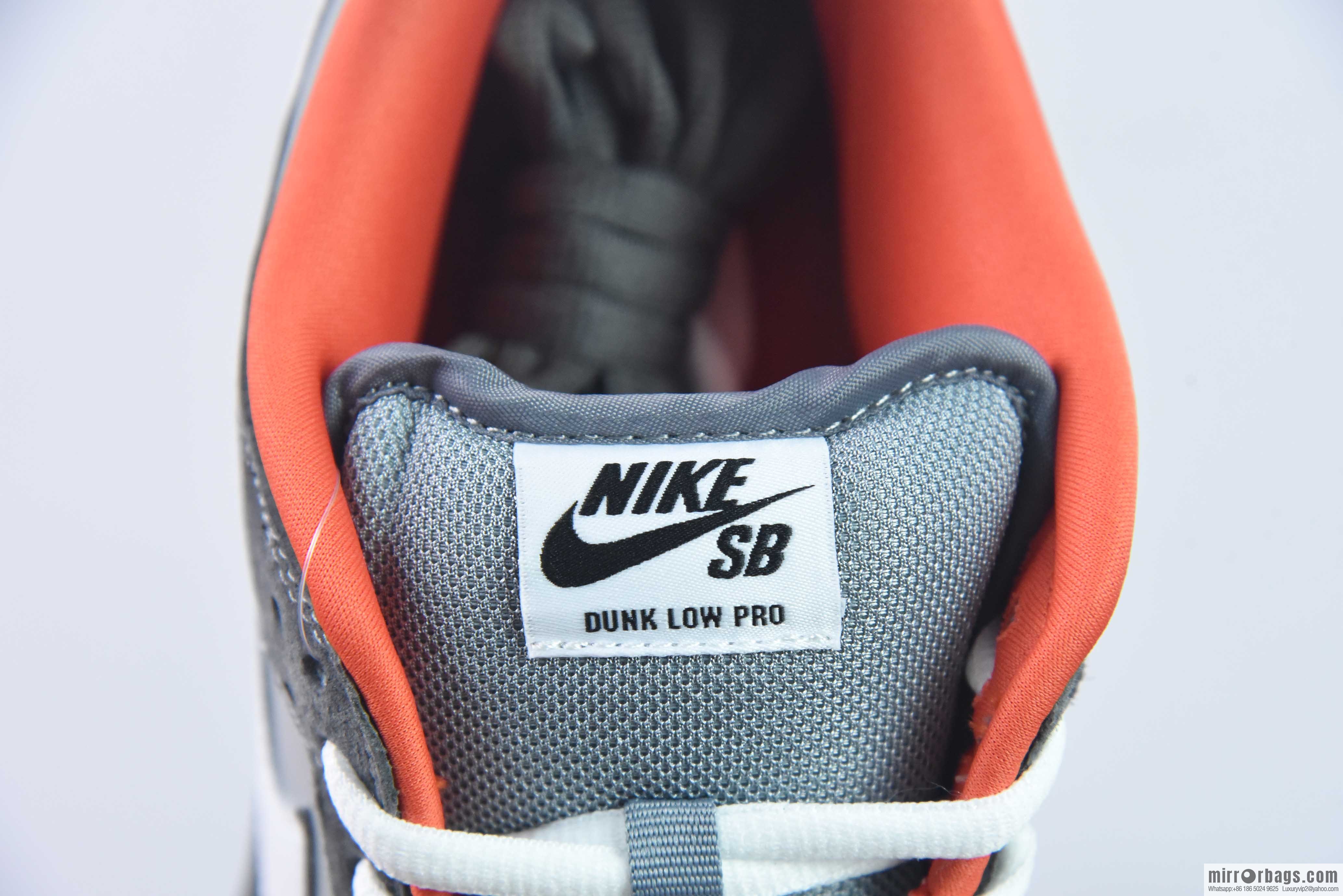 Dunk SB Low Staple NYC Pigeon Sneakers SKU 304292-011