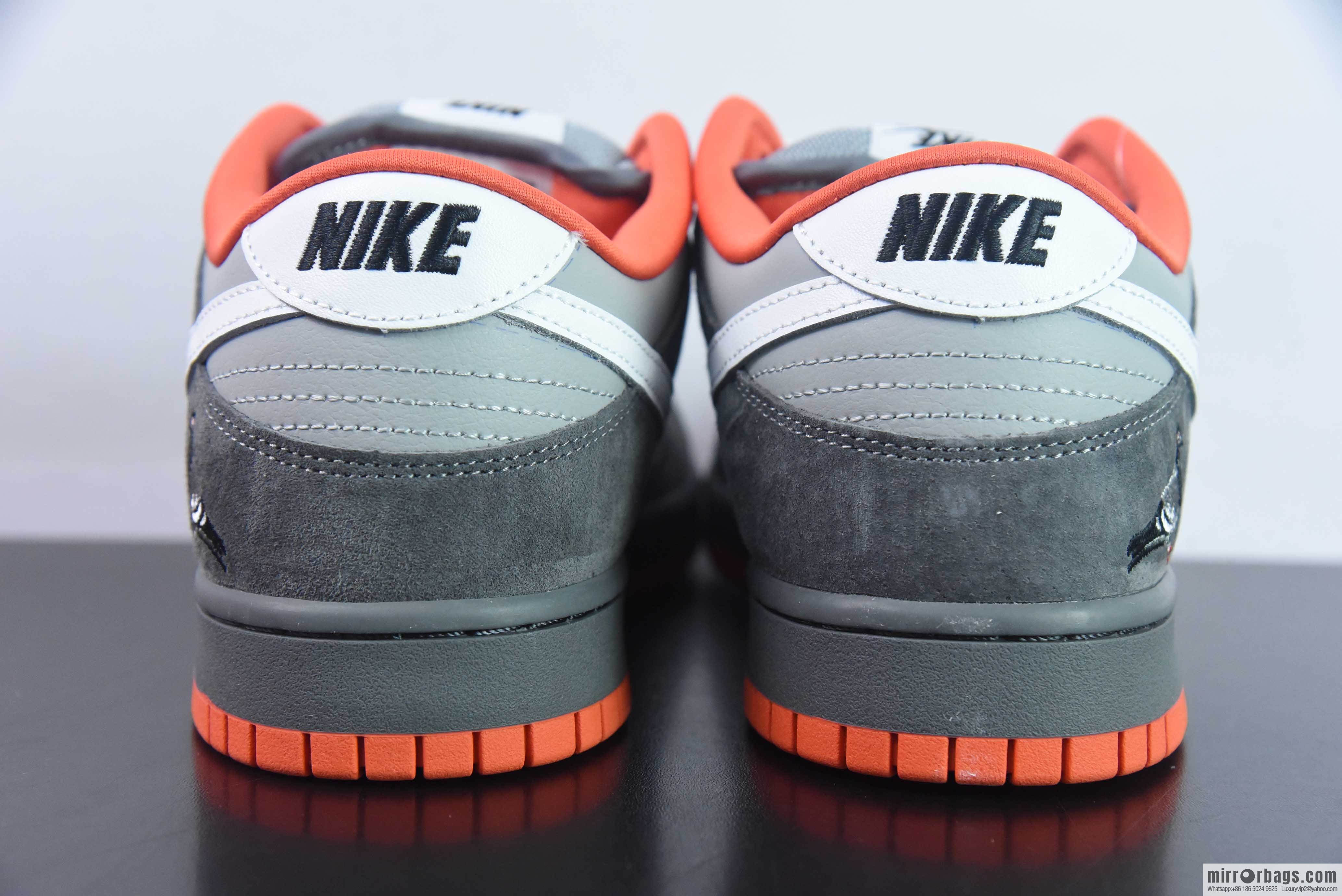 Dunk SB Low Staple NYC Pigeon Sneakers SKU 304292-011
