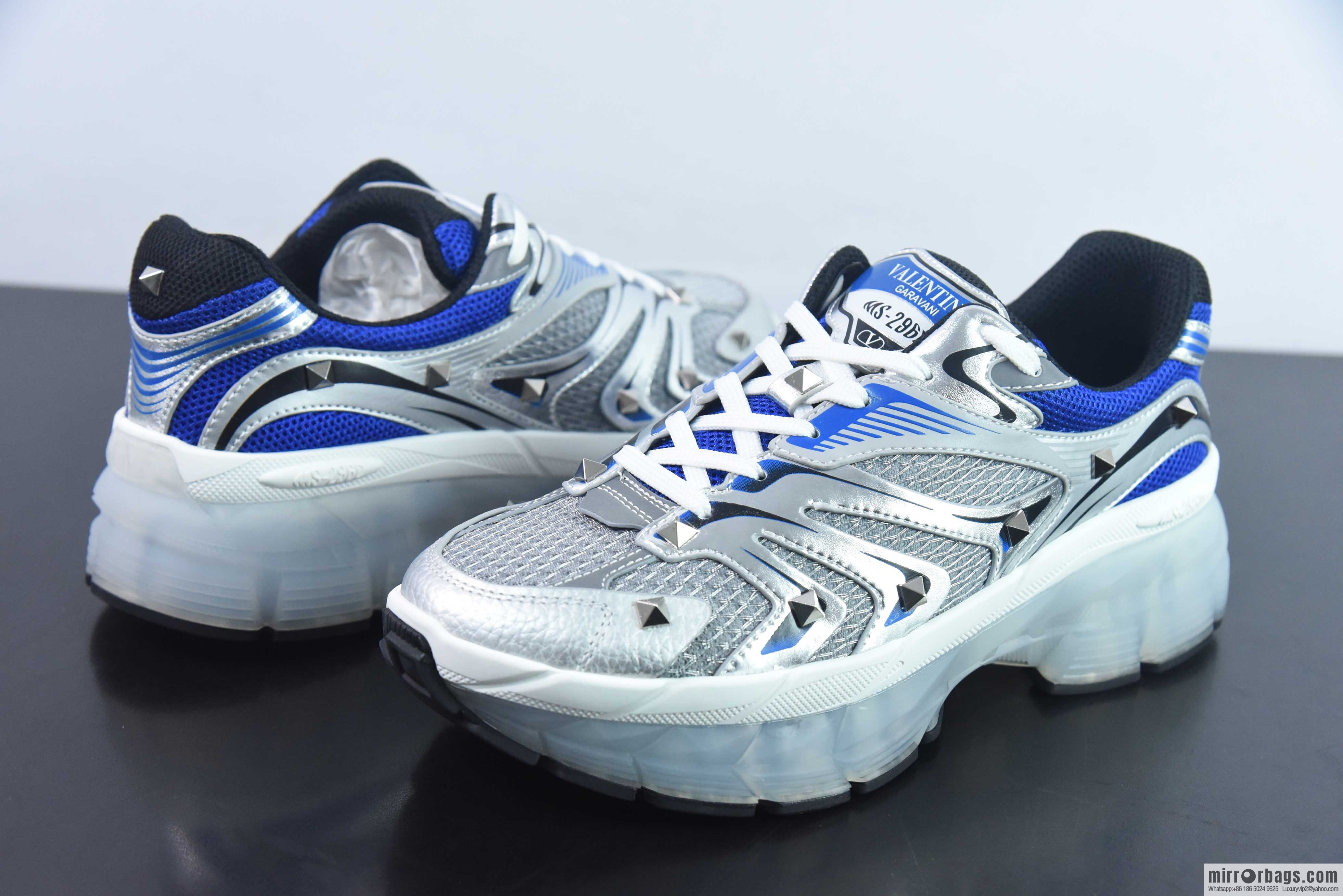 Valentino/Valentino Garavani MS-2960 Low-top Sneaker Rivet Series Low Help Thick Bottom Daddy Wind Increase Versatile Casual sneakers