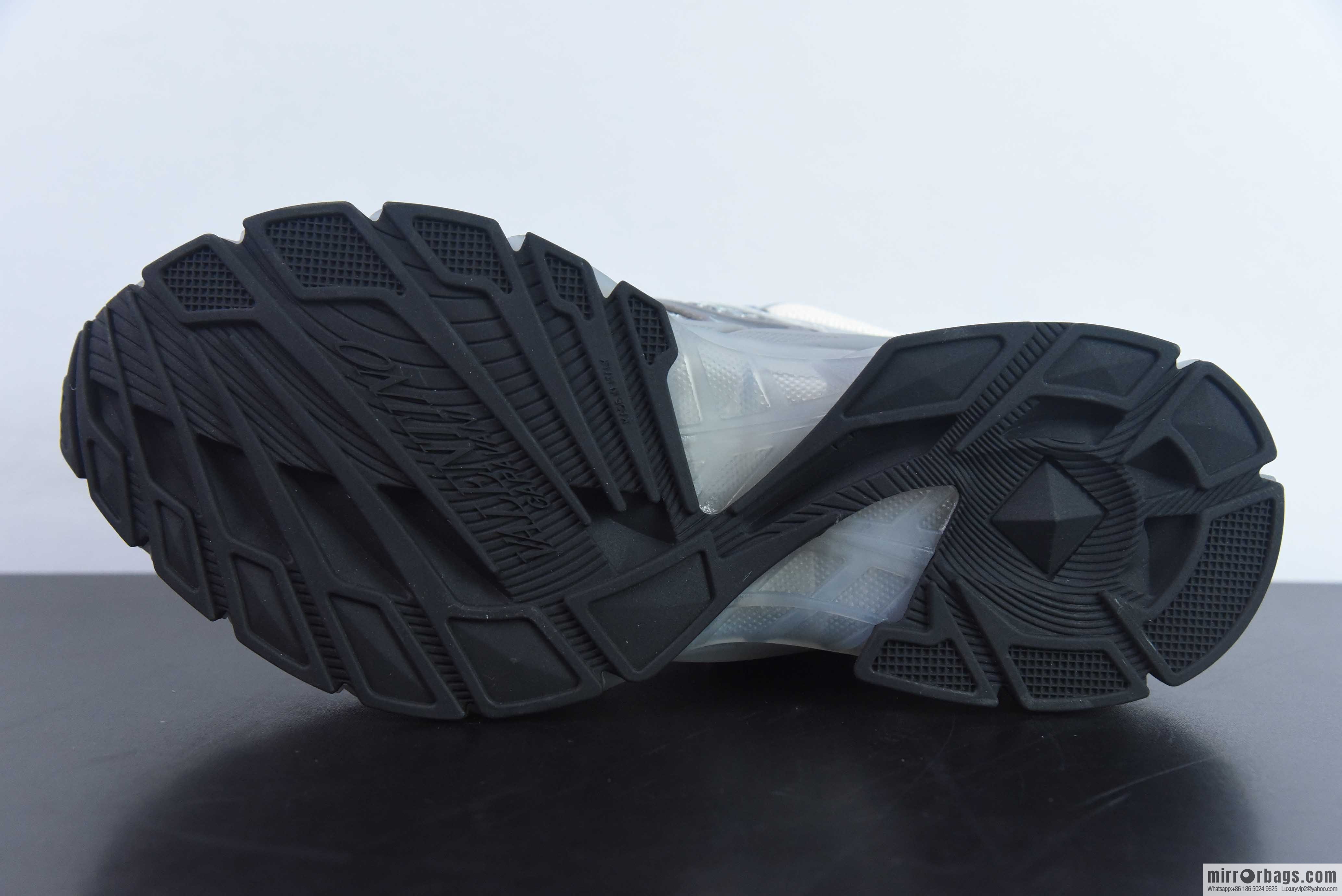 Valentino/Valentino Garavani MS-2960 Low-top Sneaker Rivet Series Low Help Thick Bottom Daddy Wind Increase Versatile Casual sneakers
