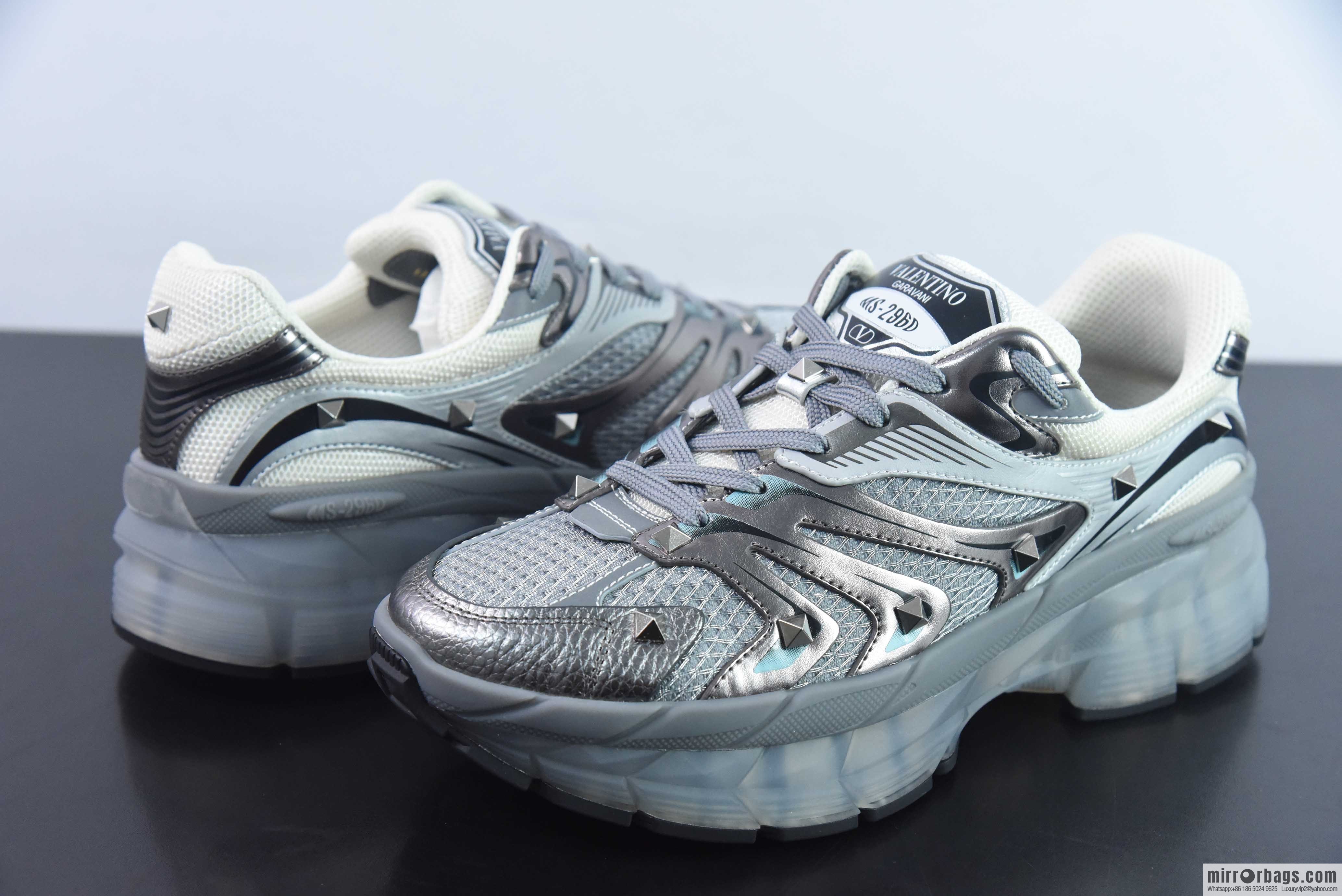 Valentino/Valentino Garavani MS-2960 Low-top Sneaker Rivet Series Low Help Thick Bottom Daddy Wind Increase Versatile Casual sneakers