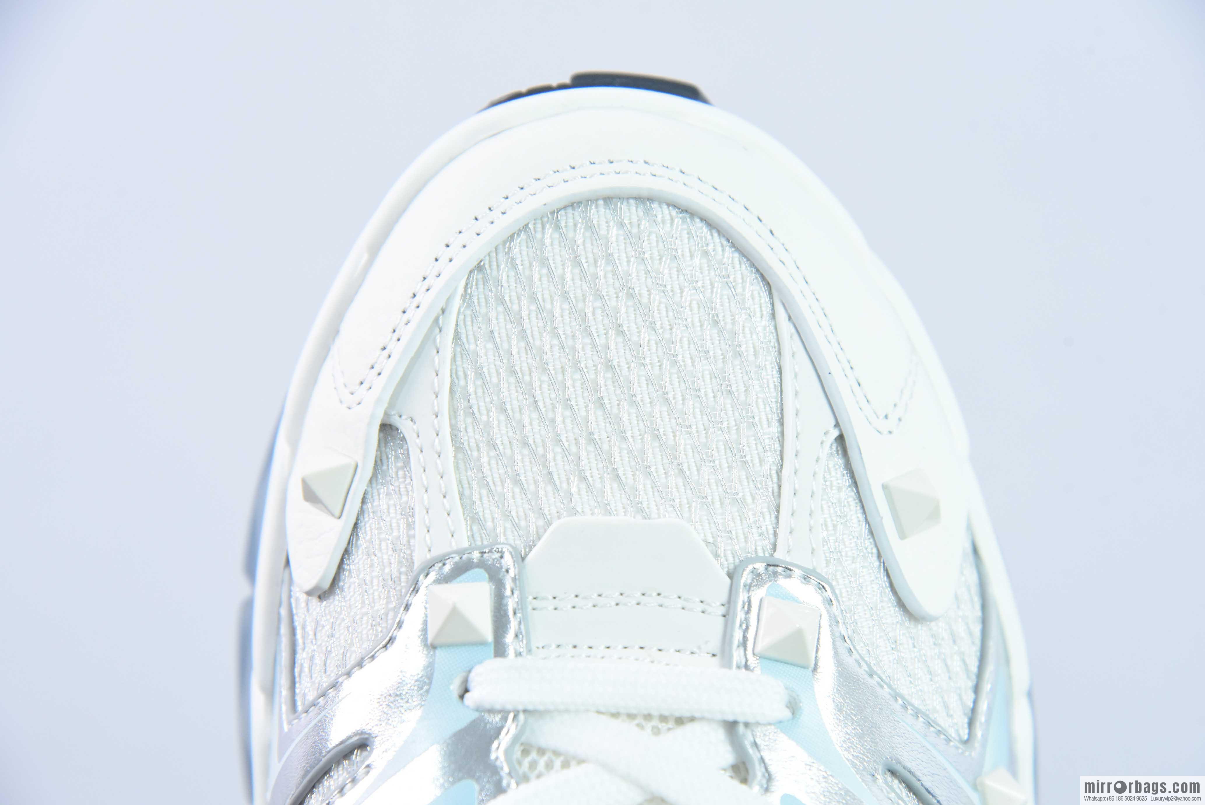 Valentino/Valentino Garavani MS-2960 Low-top Sneaker Rivet Series Low Help Thick Bottom Daddy Wind Increase Versatile Casual sneakers