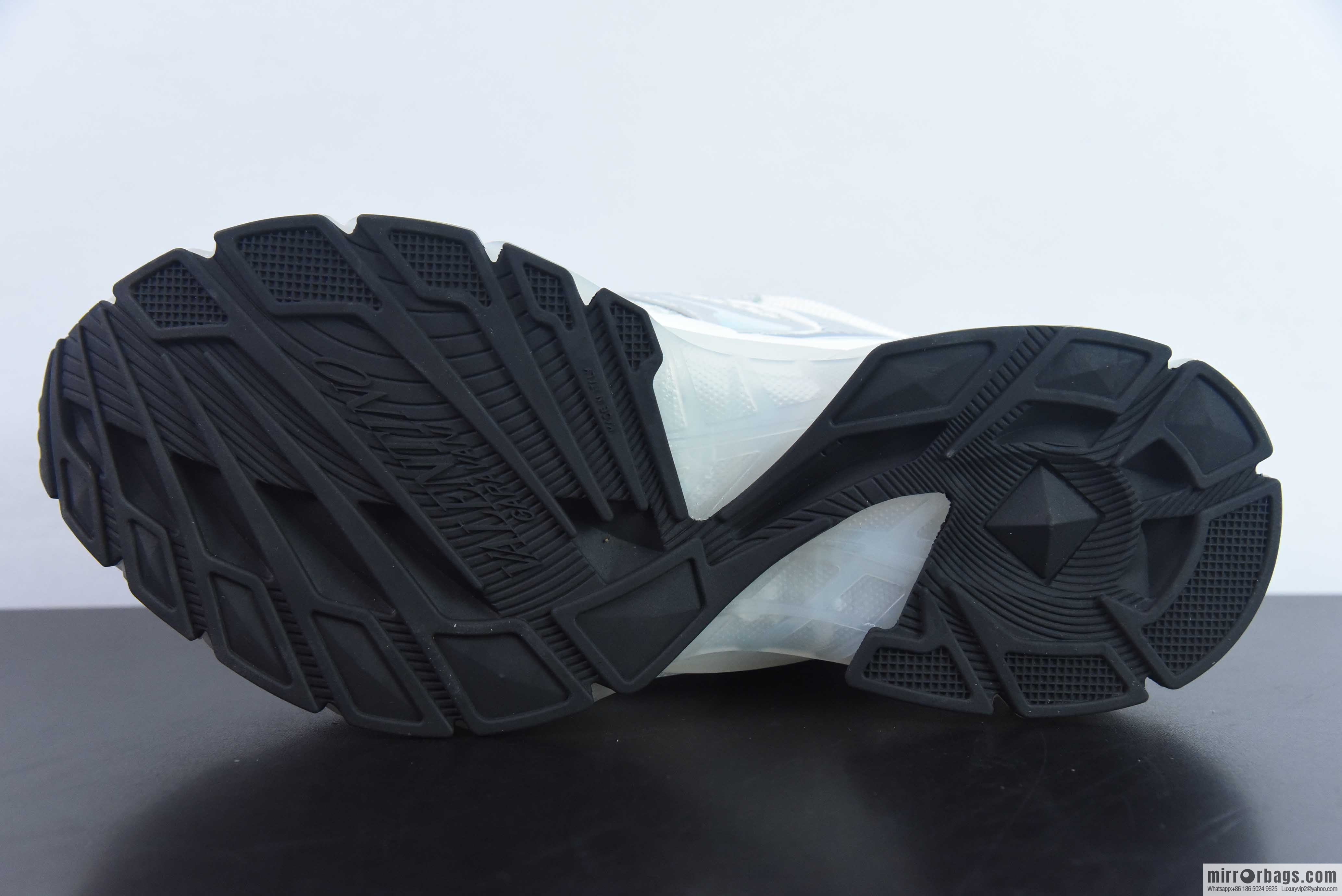 Valentino/Valentino Garavani MS-2960 Low-top Sneaker Rivet Series Low Help Thick Bottom Daddy Wind Increase Versatile Casual sneakers