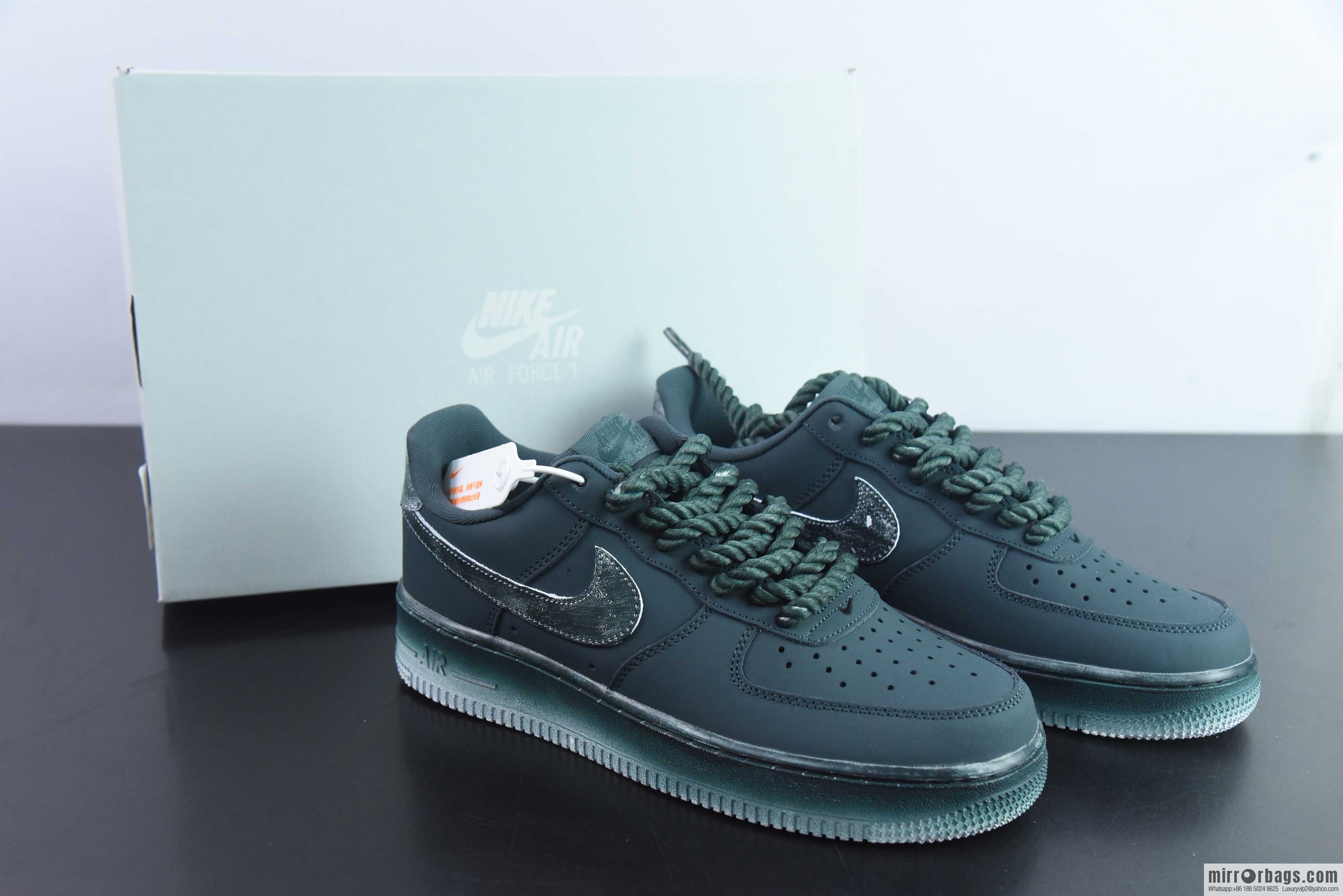 Nike Air Force 1 AF1/low top, black, thick shoelaces, old, item number: 315122-222