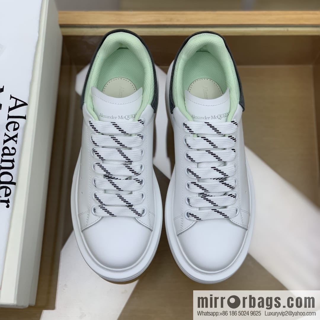 Alexander McQueen, Unisex sneakers made of calfskin