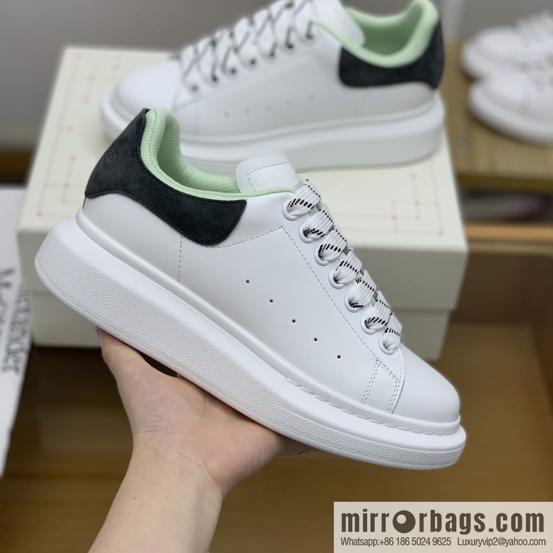 Alexander McQueen, Unisex sneakers made of calfskin