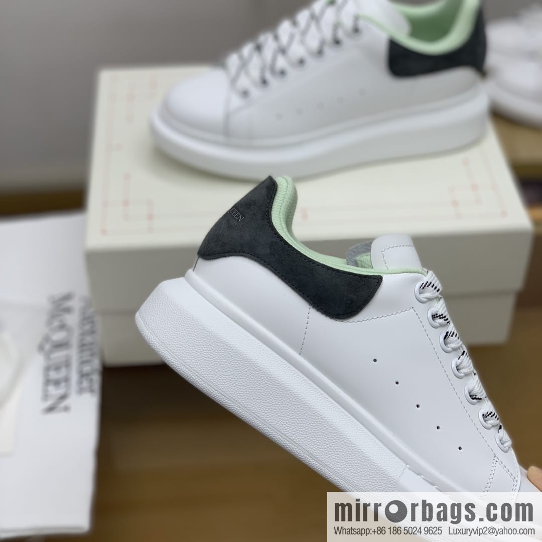 Alexander McQueen, Unisex sneakers made of calfskin