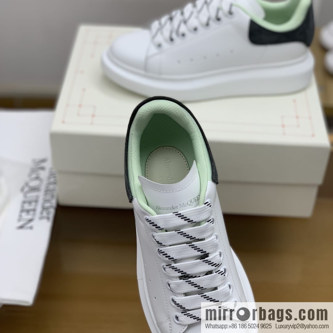 Alexander McQueen, Unisex sneakers made of calfskin