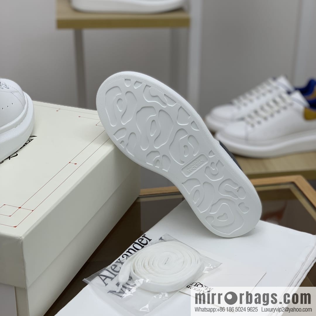 Alexander McQueen, Unisex sneakers made of calfskin