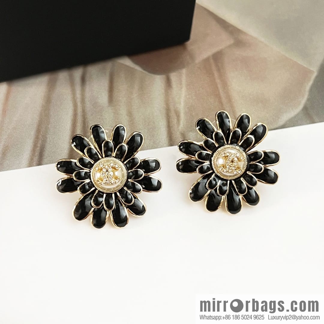 New ☑️ Chanel c1 double c black camellia stud earrings