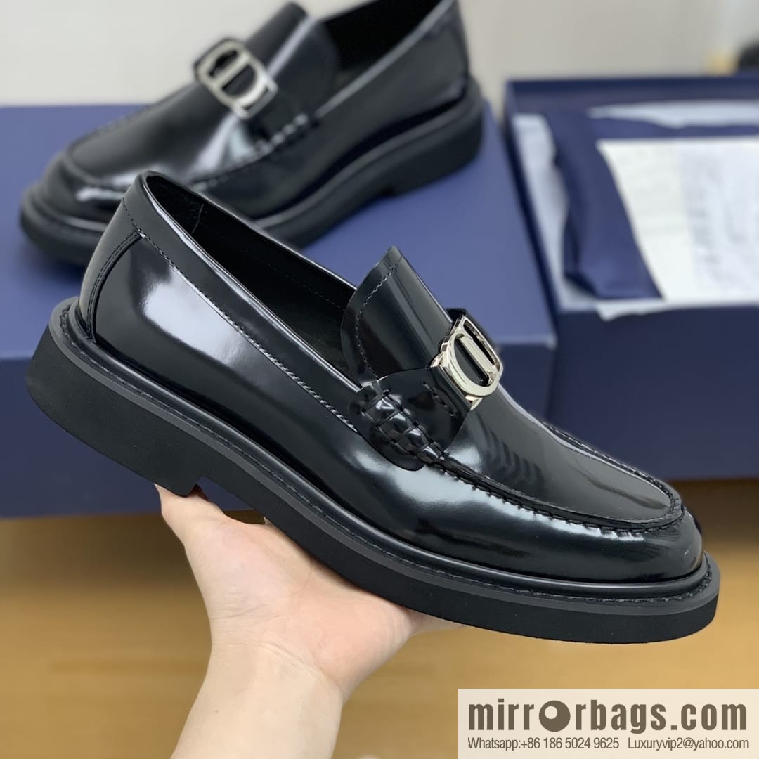 Dior selected leather to make men's loafers