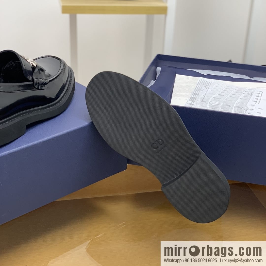 Dior selected leather to make men's loafers