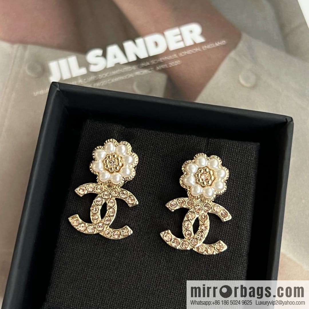 New ☑️ Chanel c2 double c pink diamond flower stud earrings
