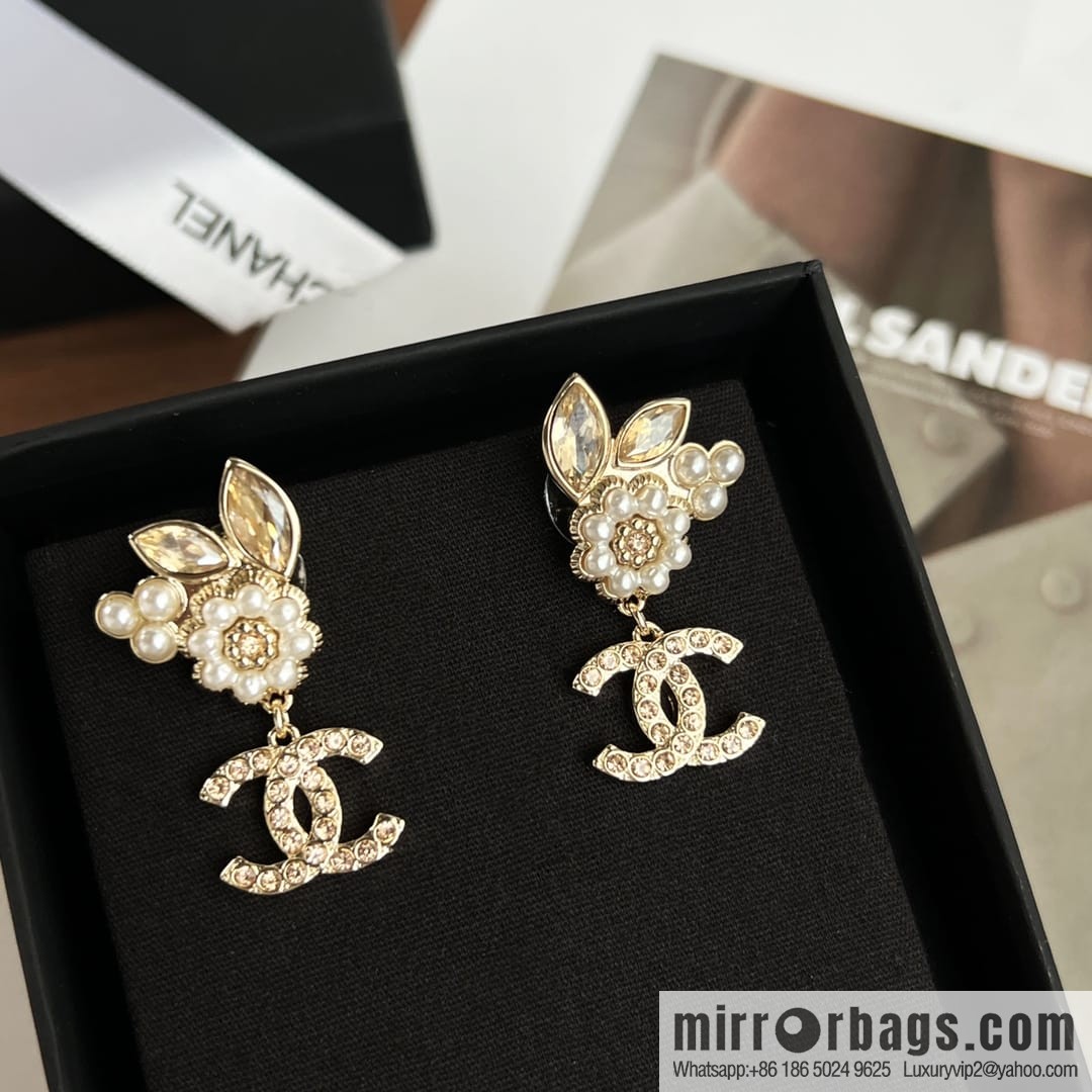 New ☑️ Chanel c2 double c pink diamond flower stud earrings