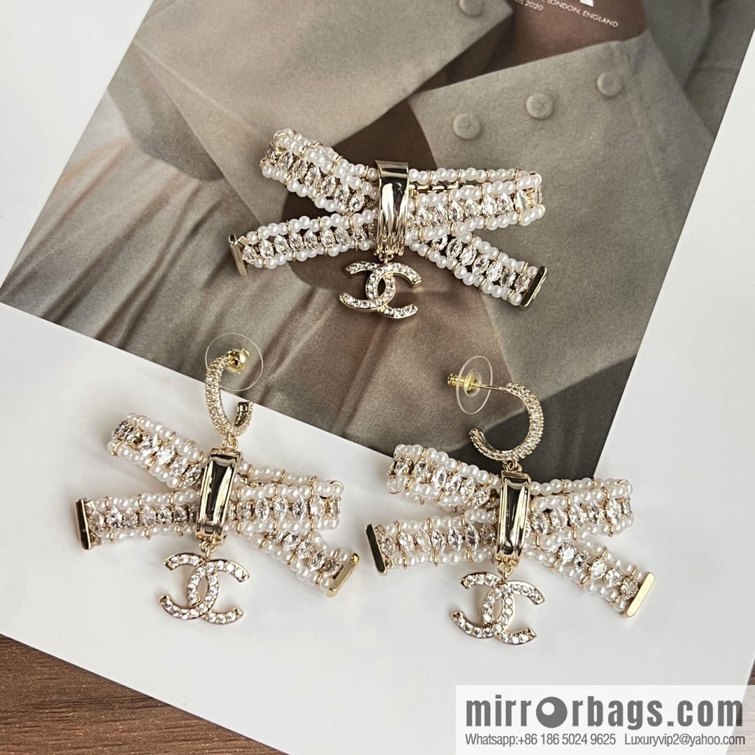 New ☑️ Chanel double c bow pearl brooch