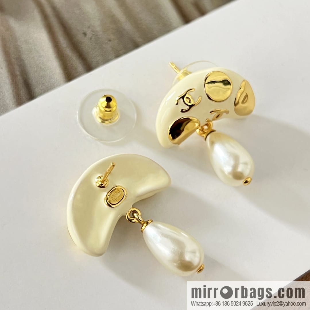 New βοΈ Chanel mushroom π pearl stud earrings necklace