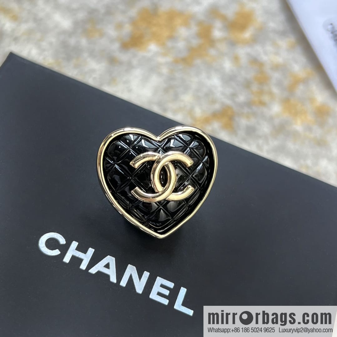 New ☑️ Chanel double c peach heart brooch