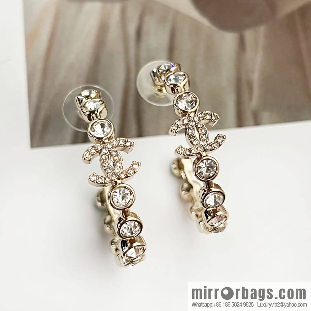 New ☑️ Chanel semi-round double c round diamond stud earrings