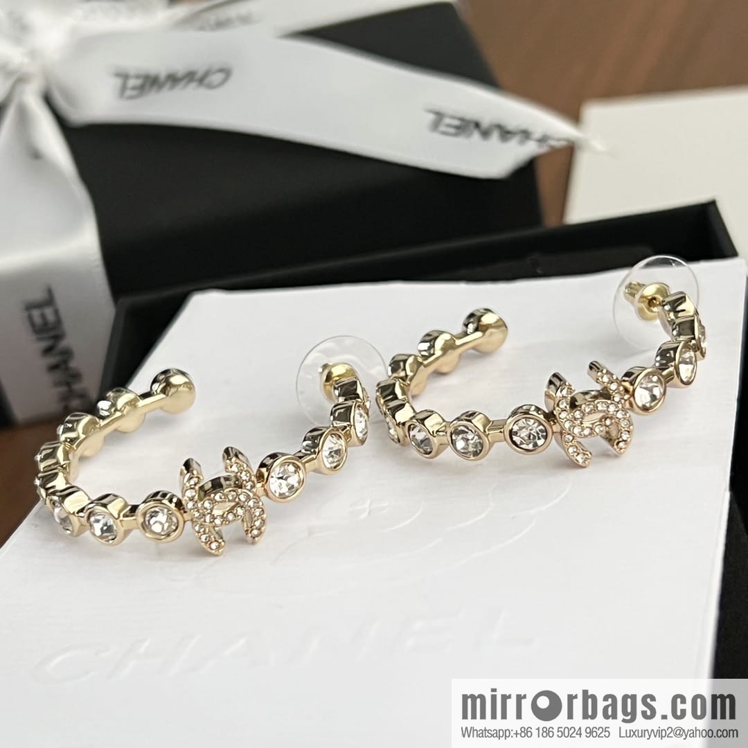 New ☑️ Chanel semi-round double c round diamond stud earrings