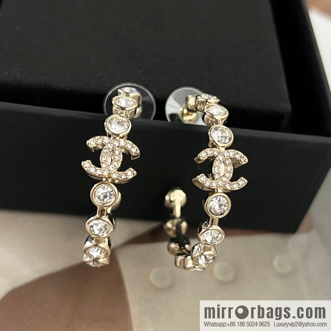 New ☑️ Chanel semi-round double c round diamond stud earrings