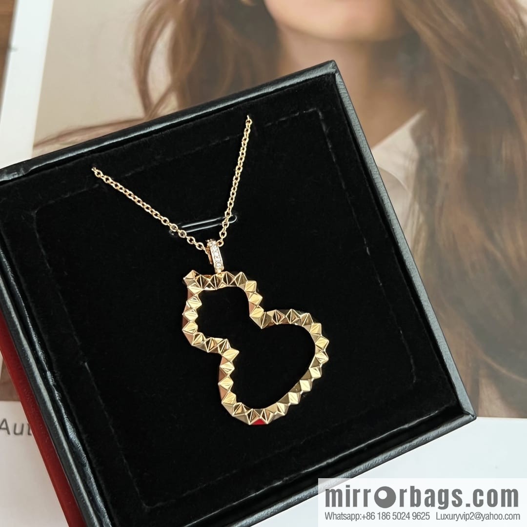 Qeelin 18 rose gold necklace