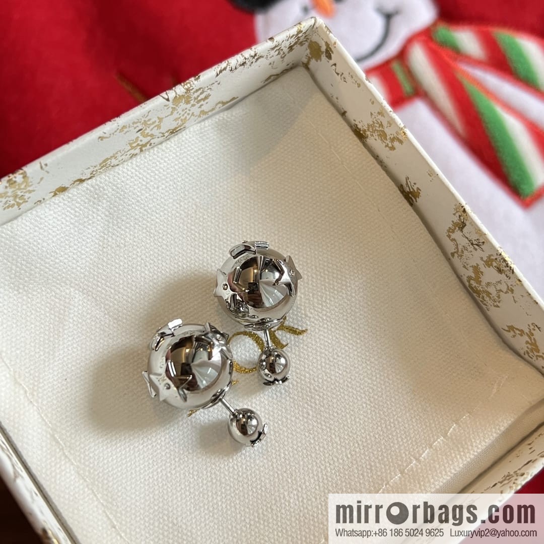 ☑️Dior silver mirror star stud earrings