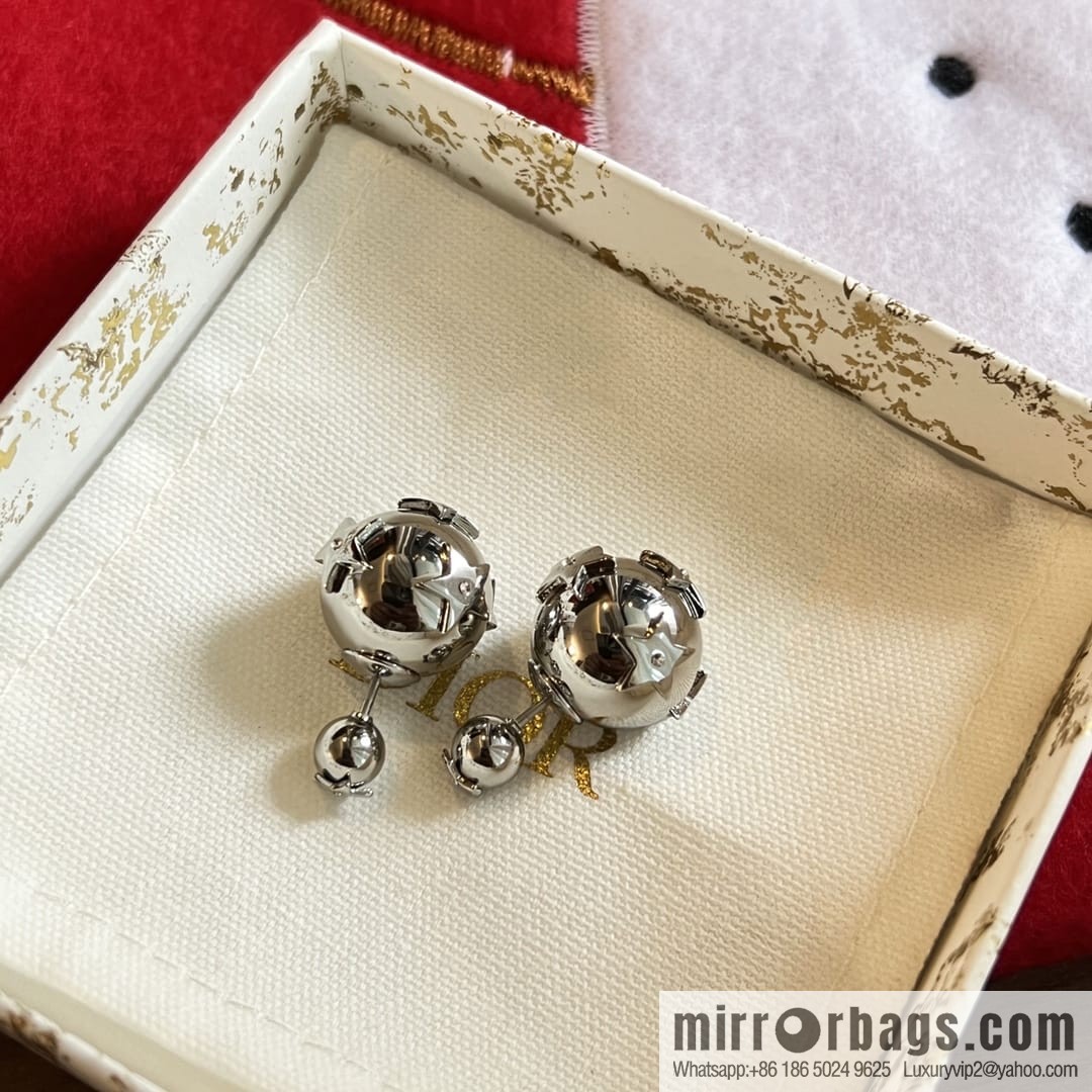 ☑️Dior silver mirror star stud earrings