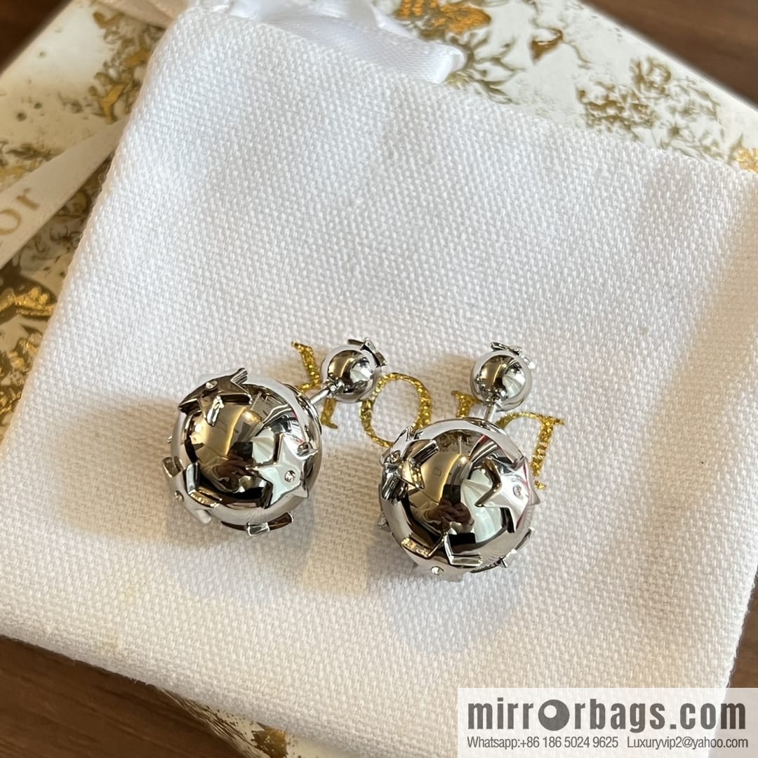☑️Dior silver mirror star stud earrings