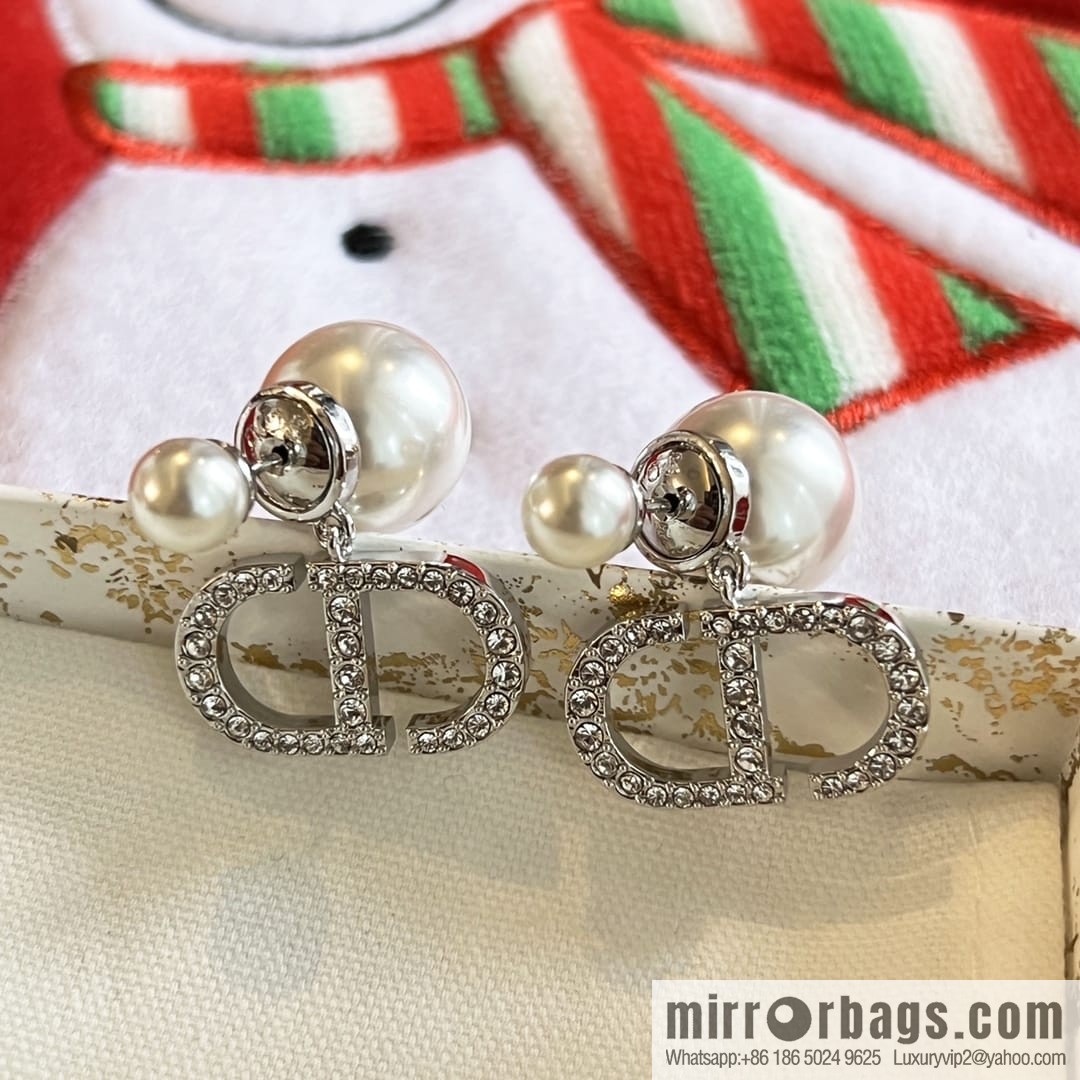 ☑️Dior silver pearl CD stud earrings