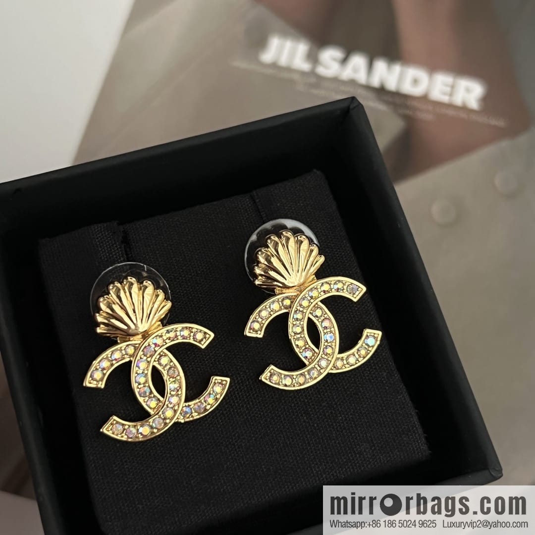 New ☑️ Chanel c1 double c gold shell stud earrings