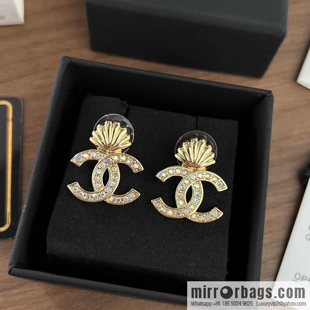 New ☑️ Chanel c1 double c gold shell stud earrings