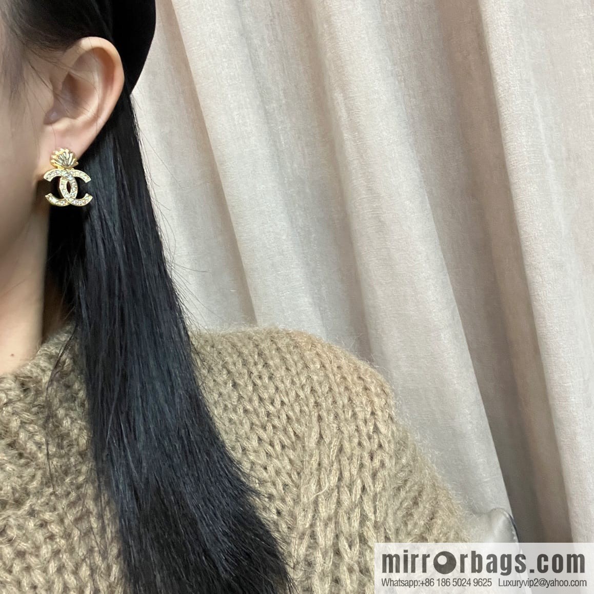 New ☑️ Chanel c1 double c gold shell stud earrings